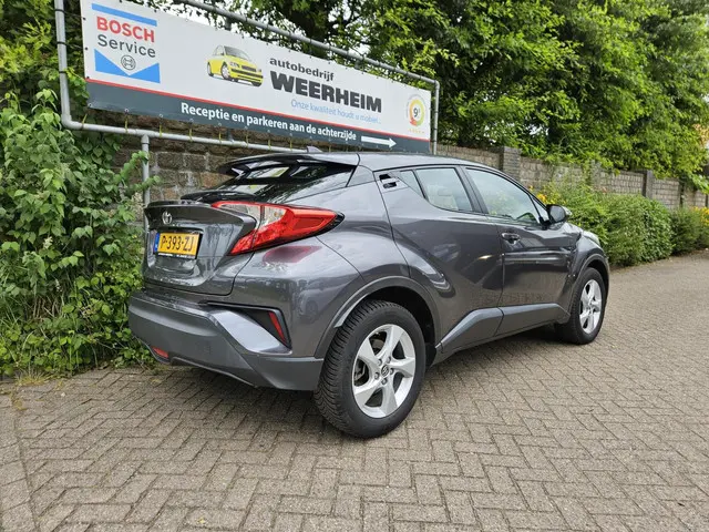 Toyota C-HR 3
