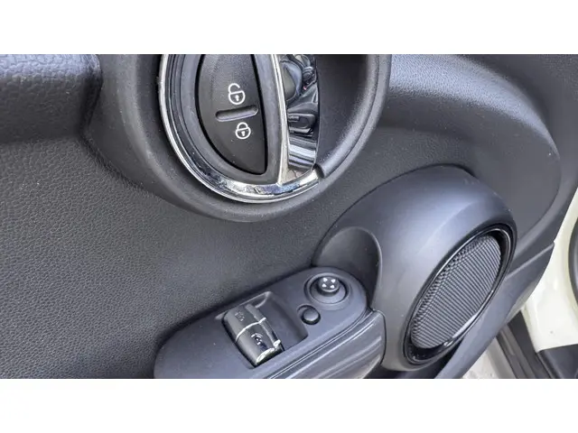MINI Cooper Mini 1.5 Business 2018 Benzine 13