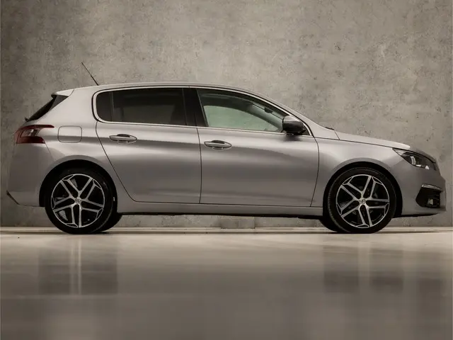 Peugeot 308 1.2 PureTech Sport 2018 Benzine 4