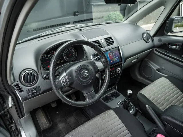 Suzuki SX4 1.6 Exclusive 2010 Benzine 5