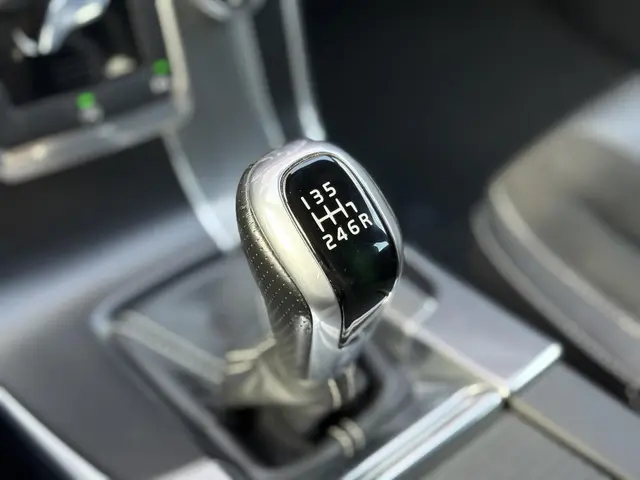 Volvo V60 2.0 T3 R-Design 2017 Benzine 14