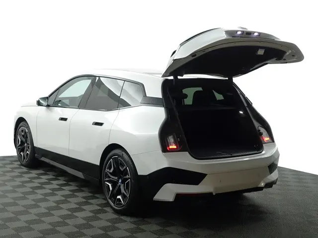 BMW iX xDrive40 M Gold Edition 77 kWh- 2021 Elektrisch 37