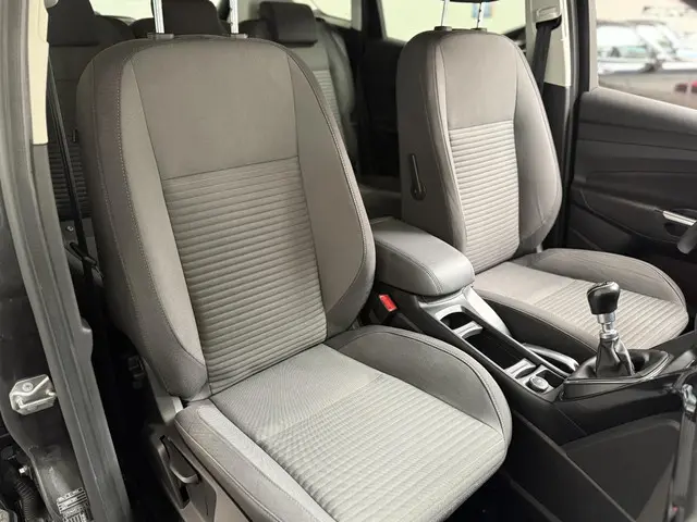 Ford C-MAX 1.5 Titanium 2017 Benzine 23