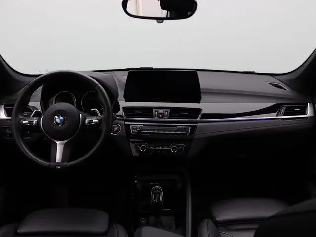 BMW X1 sDrive20i 2020 Benzine 6