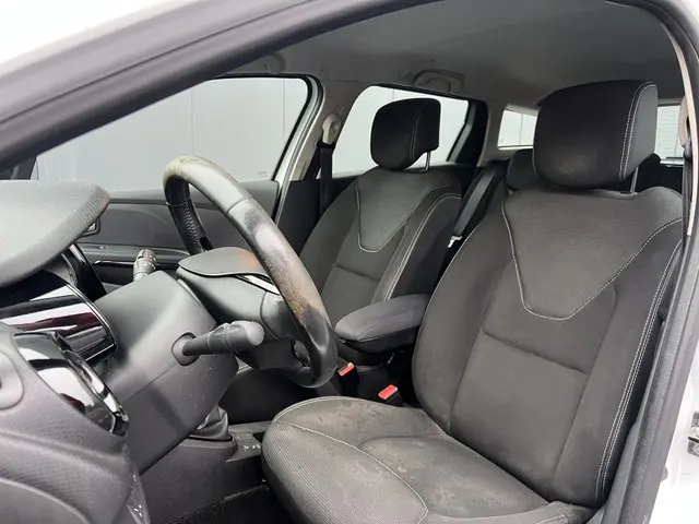 Renault Clio Estate 0.9 TCe Expression 2016 Benzine 4