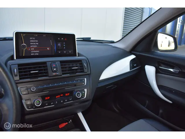 BMW 1 Serie 114i Business Urban Line 2013 Benzine 26
