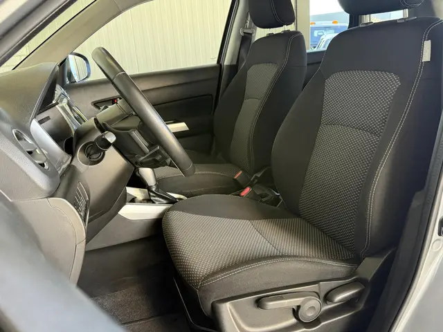 Suzuki Vitara 1.6 Exclusive 2015 Benzine 29