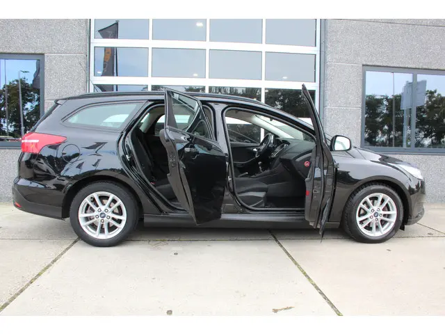 Ford Focus Wagon 1.0 Trend Edition 2015 Benzine 8