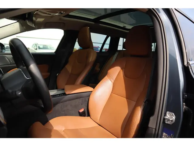 Volvo V60 2.0 B4 Inscription 2022 Benzine 14
