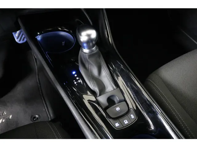 Toyota C-HR 2.0 Hybrid Bi-Tone 2020 Hybride Benzine 30