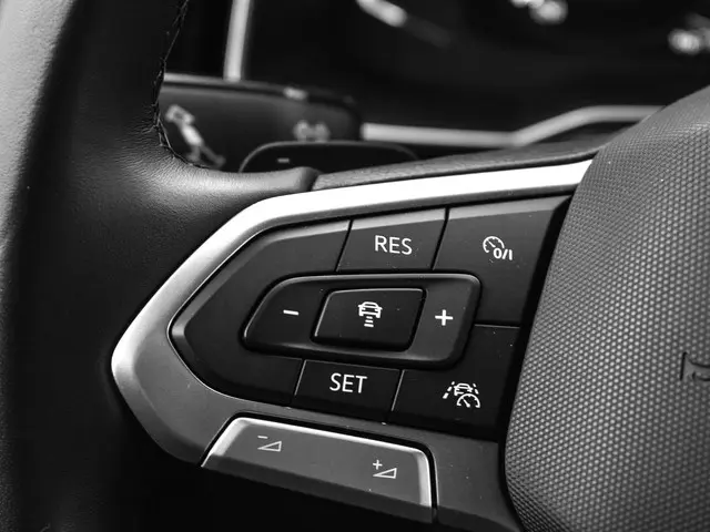 Volkswagen Polo 1.0 TSI 110pk DSG R-Line 2024 Benzine 14