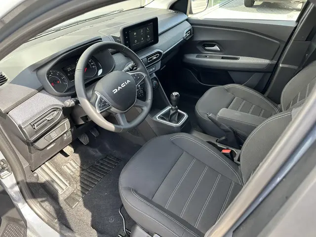 Dacia Jogger 1.0 TCe 100 ECO-G Expression 2024 Benzine 13