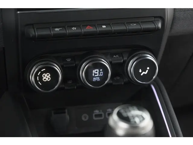 Renault Clio 1.0 TCe 90 GPF techno 2025 Benzine 45