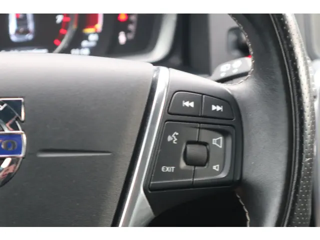 Volvo V60 1.5 T3 R-Design 2016 Benzine 17