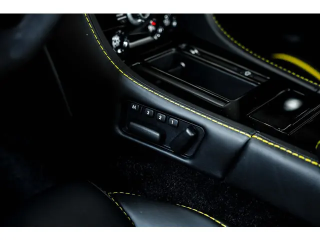 Aston Martin V12 Vantage S 2014 Benzine 48