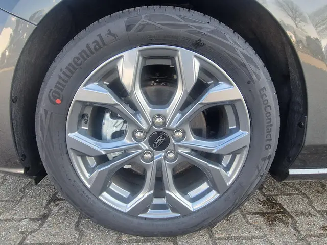 Ford Focus 1.0 EcoBoost Hybrid ST Line 2025 Benzine 24