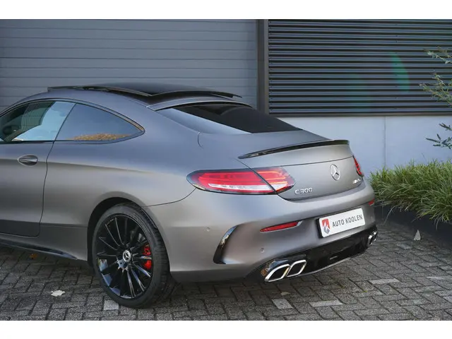 Mercedes-Benz C-Klasse C300 coupé AMG line 2016 Benzine 8