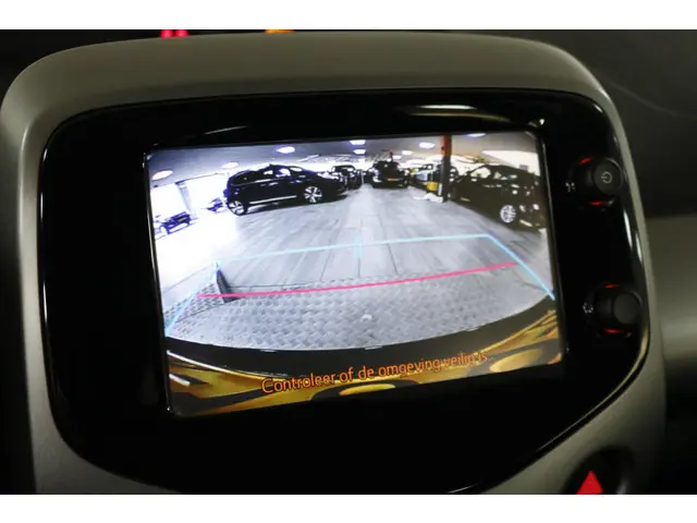 Toyota Aygo 1.0 VVT-i x-play 2017 Benzine 22