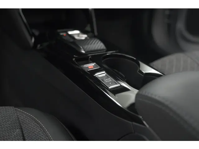 Peugeot 2008 PureTech 130 EAT8 Allure 2024 Benzine 41