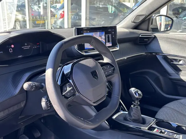 Peugeot 2008 1.2 PureTech 100 Allure 2024 Benzine 7