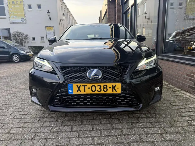 Lexus CT 200h Sport Edition 2019 Hybride Benzine 2