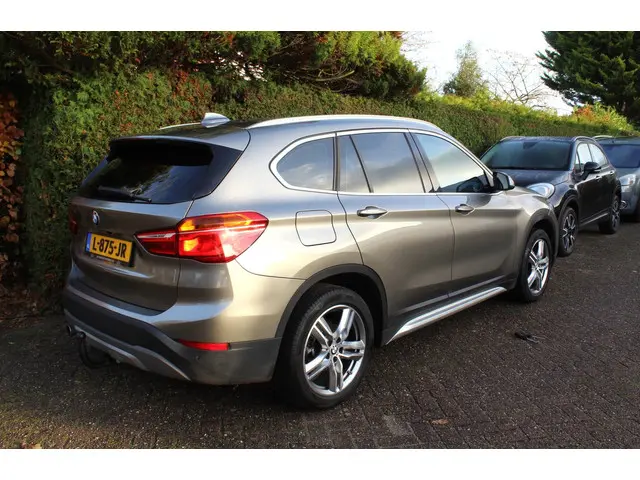 BMW X1 SDrive18i High Executive 2019 Benzine 22