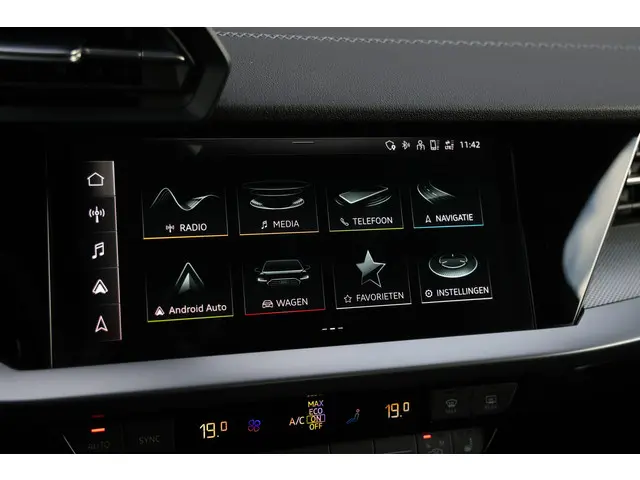 Audi A3 Limousine 35 TFSI 3x S-Line 150PK 2023 Benzine 55