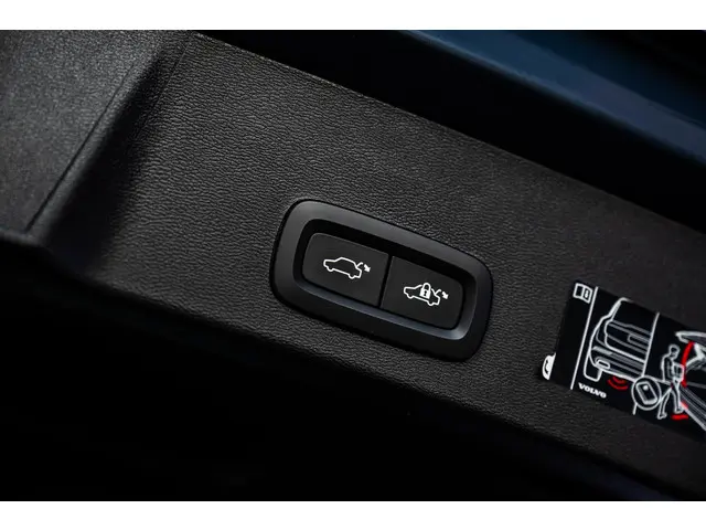 Volvo XC40 2.0 B4 R-Design 2022 Benzine 28