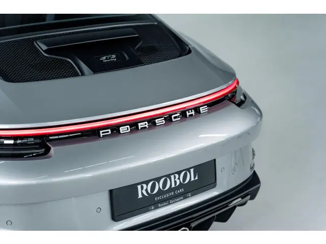 Porsche 911 4.0 GT3 Touring 2021 Benzine 8