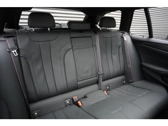 BMW 5 Serie Touring 530e xDrive 2023 Hybride Benzine 18