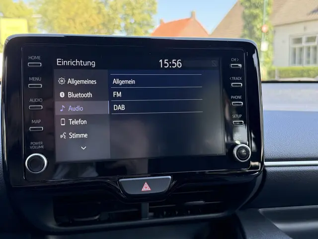 Toyota Yaris 1.5 Hybrid Executive 2021 Hybride Benzine 18