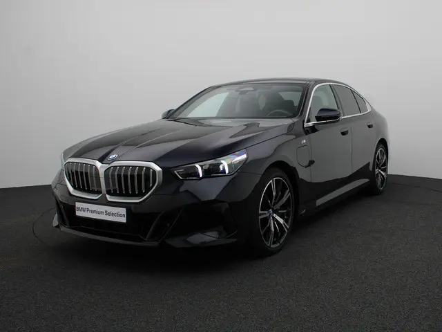 BMW 5 Serie Sedan 550e xDrive 2024 Hybride Benzine 29