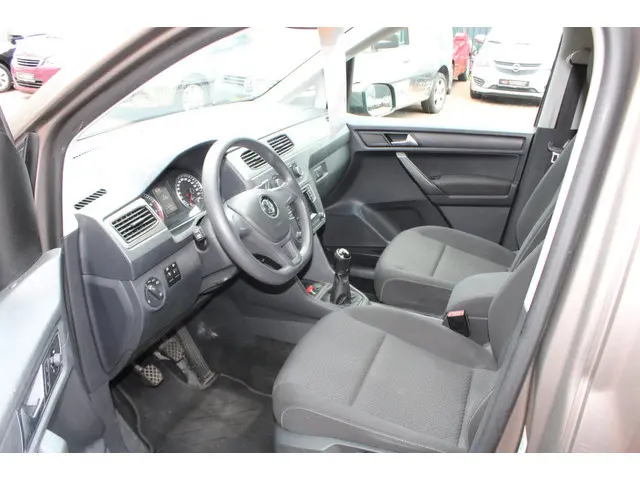 Volkswagen Caddy 1.2 TSI Trendline 2017 Benzine 8