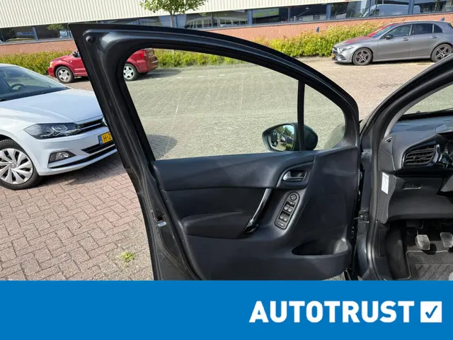 Citroën C3 1.0 PureTech Collection 2015 Benzine 9