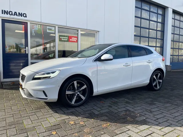 Volvo V40 1.5 T3 Polar+ Sport 2019 Benzine 2