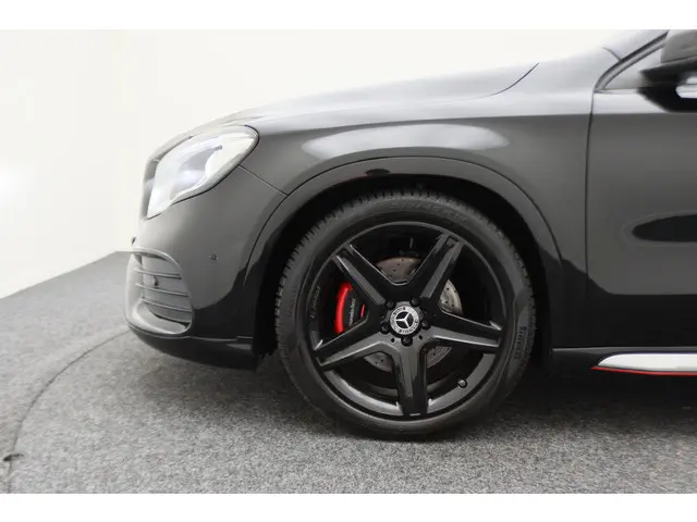 Mercedes-Benz GLA 250 4Matic 2017 Benzine 25