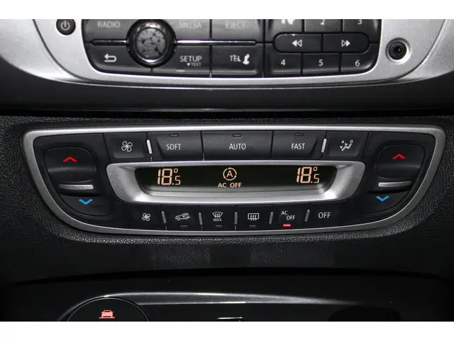 Renault Scénic Xmod 1.2 TCe Bose 2013 Benzine 11