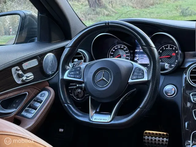 Mercedes-Benz C-Klasse AMG 63 2015 Benzine 4