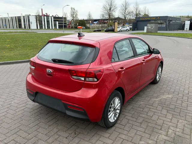 Kia Rio 1.2 CVVT Navigator Camera 2019 Benzine 3