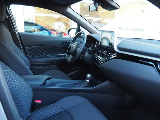 Toyota C-HR 1.8 Hybrid 2021 Hybride Benzine 10
