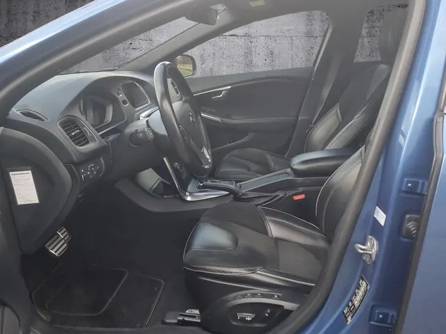 Volvo V40 2.0 D2 R-Design 2017 Diesel 9