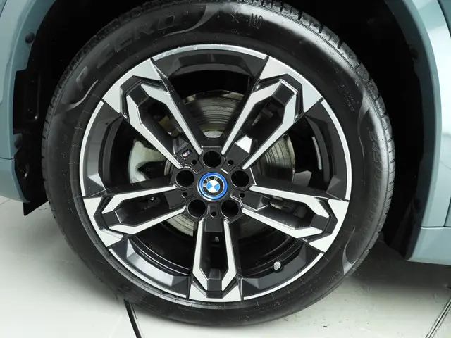 BMW iX1 xDrive30 2025 Elektrisch 40