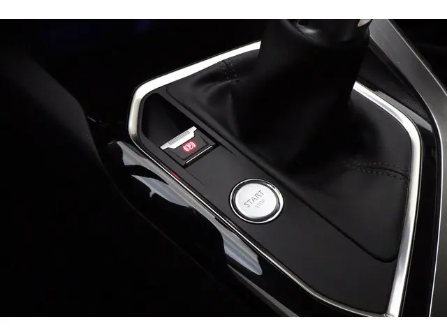 Peugeot 3008 1.2 PureTech Première 2018 Benzine 21