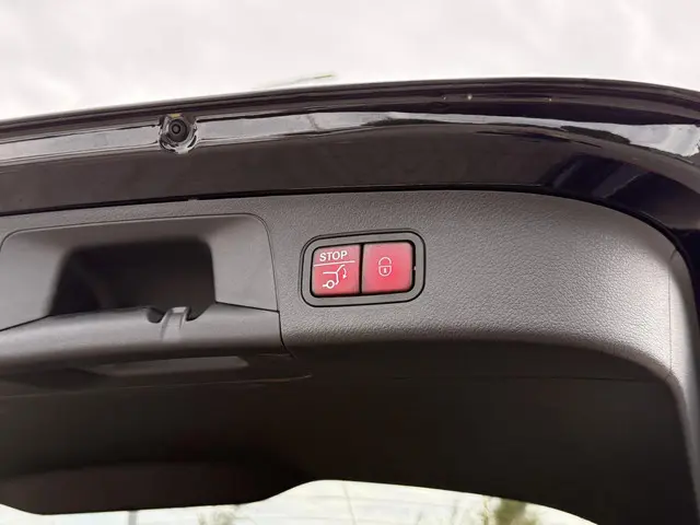 Mercedes-Benz GLA 250 e AMG Line 2024 Hybride Benzine 16