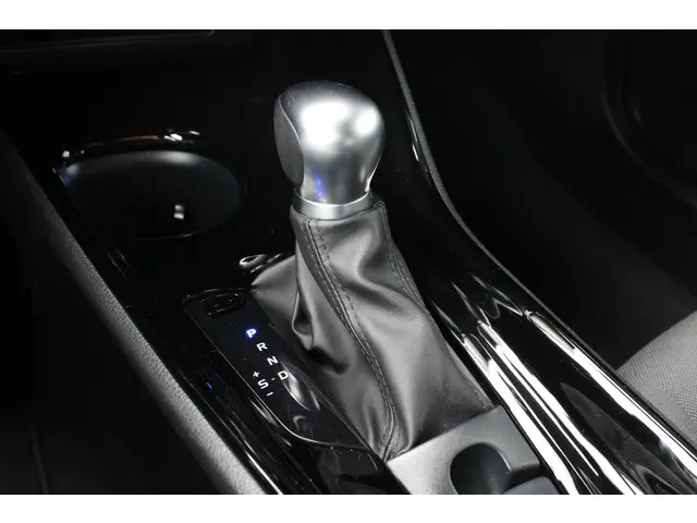 Toyota C-HR 2.0 Hybrid Style 2021 Hybride Benzine 28