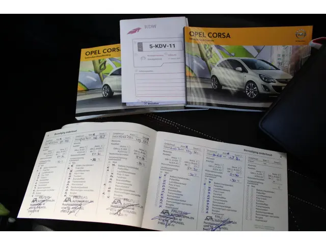 Opel Corsa 1.4-16V Anniversary Edition 2013 Benzine 16