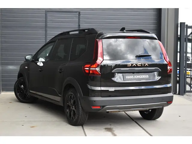 Dacia Jogger Hybrid 140 Extreme 2025 Hybride Benzine 9