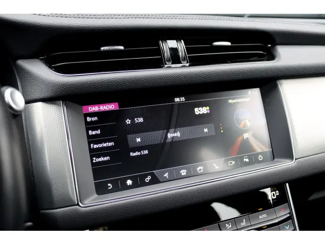 Jaguar XF 2.0t 250 PK Chequered Flag Aut8 | 2020 Benzine 26