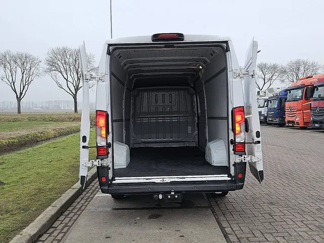 Peugeot Boxer 335 2021 Diesel 11