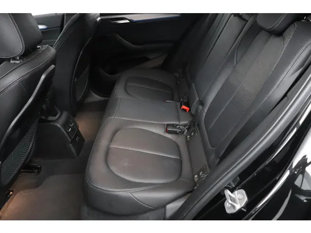 BMW X2 xDrive25e Executive M-Sport 2021 Hybride Benzine 15